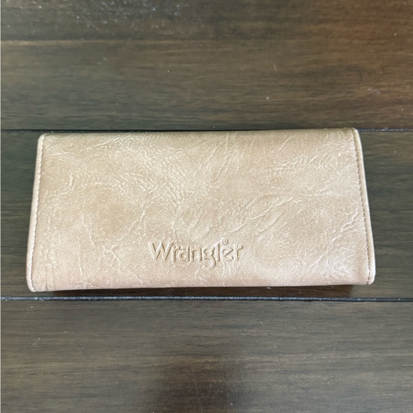 Wrangler Cream Handbag Set with Detachable Logo Strap and Matching Wallet - Picture 11 of 11